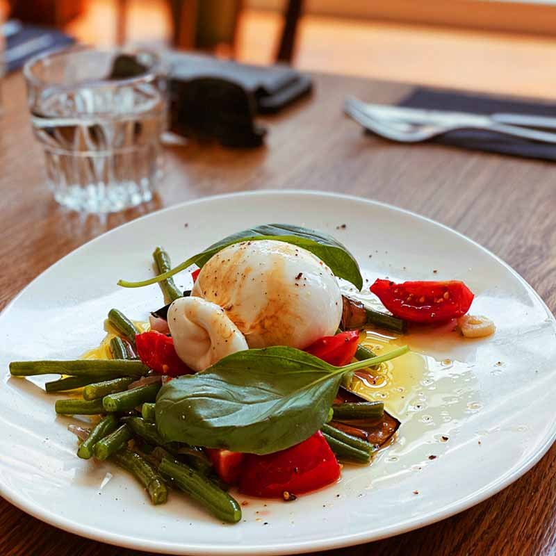 Burrata con Pomodori